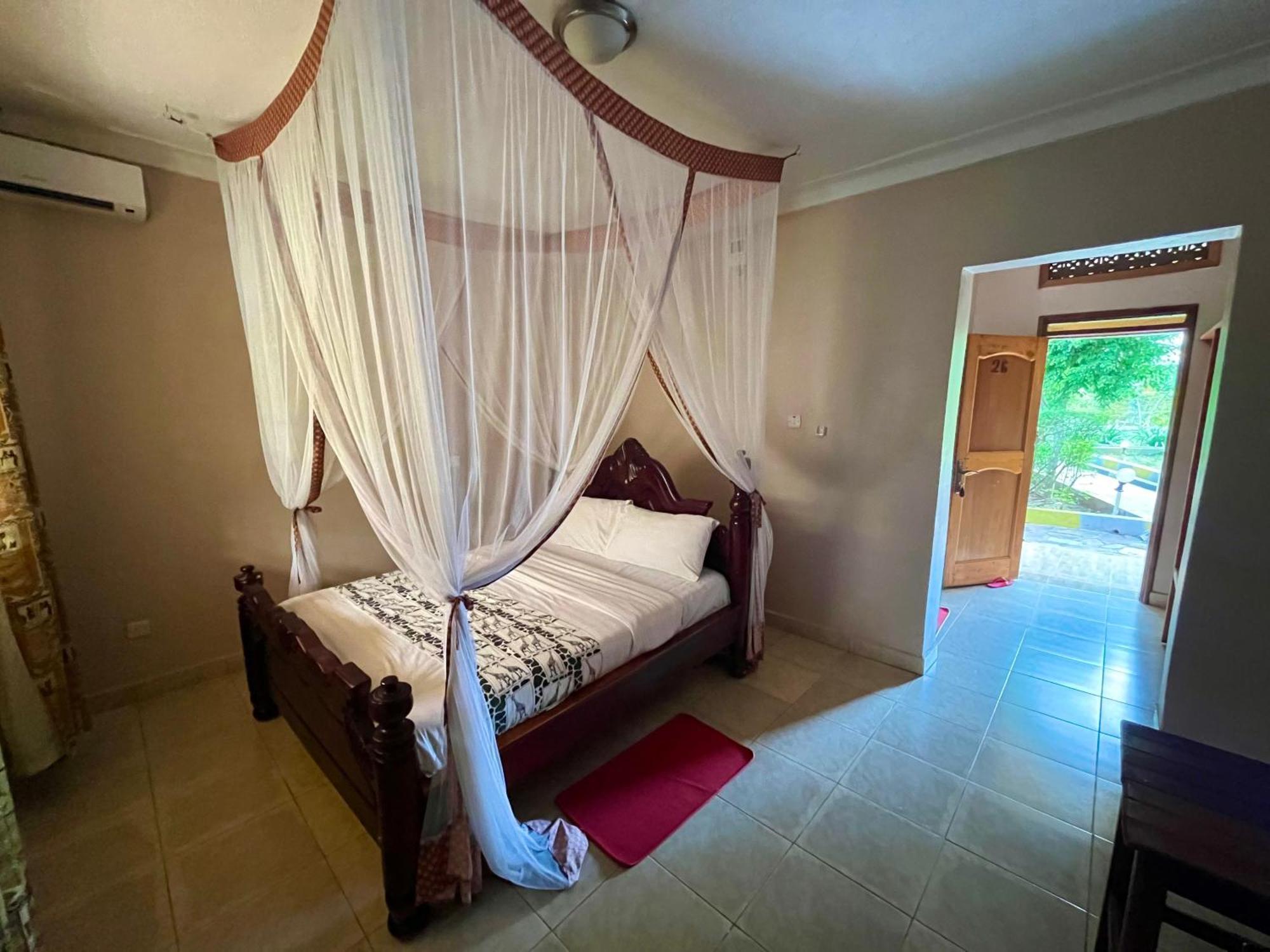 Lavic Country Resort Adjumani Ngoại thất bức ảnh