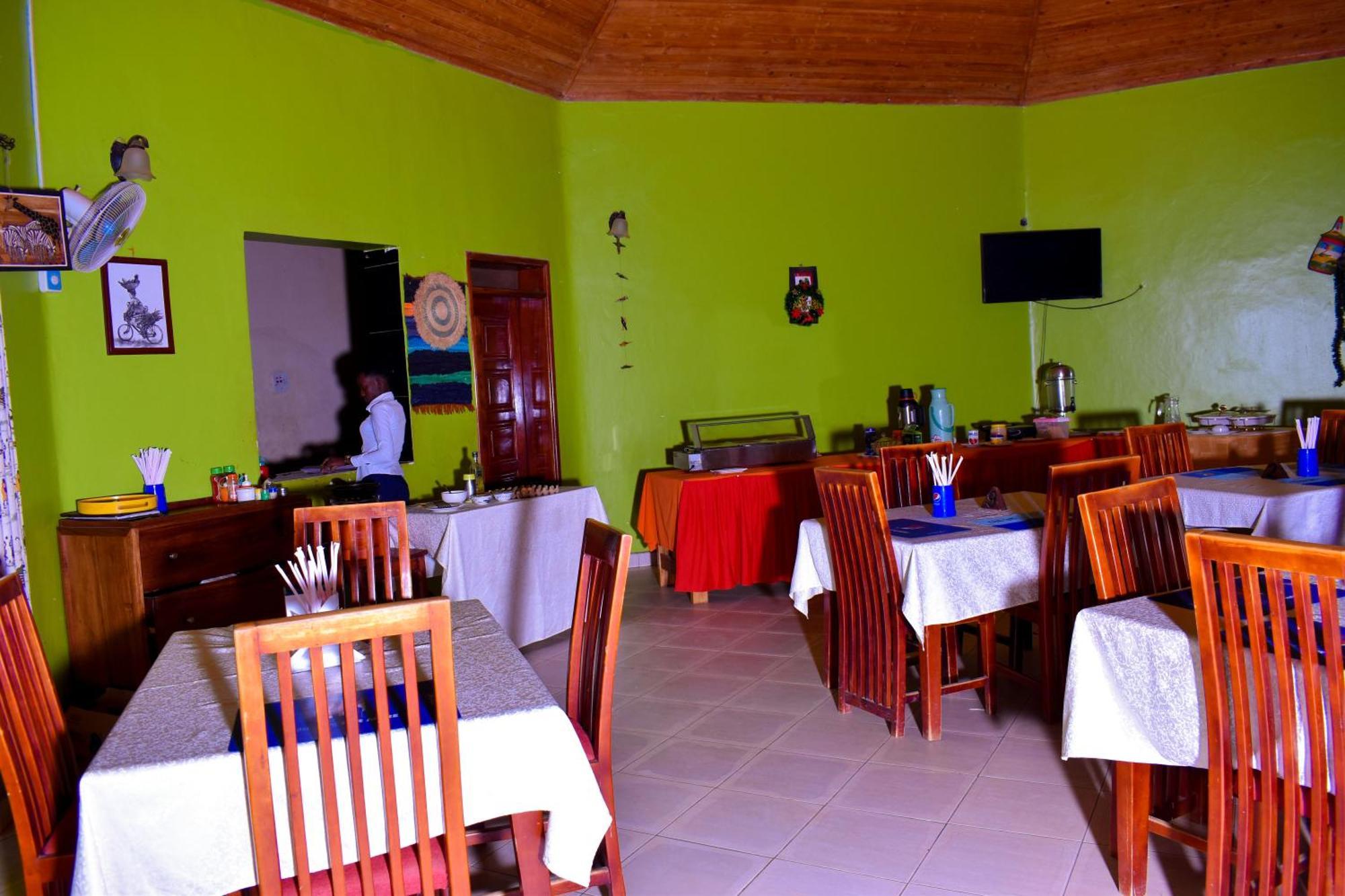 Lavic Country Resort Adjumani Ngoại thất bức ảnh